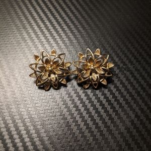 Sarah Cov Flower Earrings
